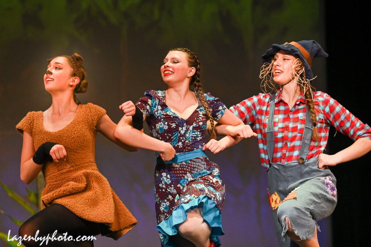 Off to Oz with Moving Light Dance
